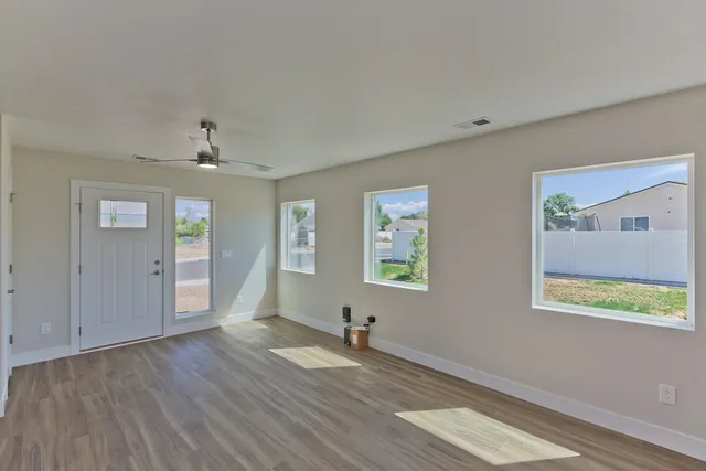 $405,900 | 1060 East 6th Street, Delta, CO 81416