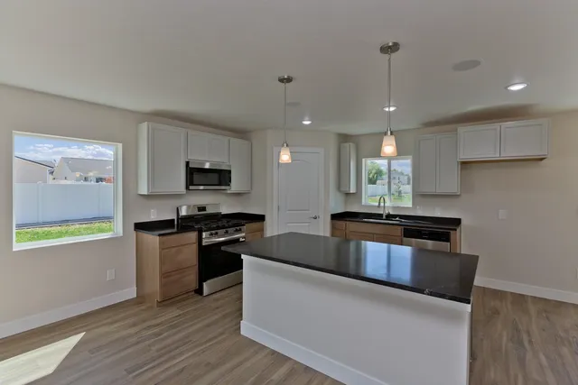 $405,900 | 1060 East 6th Street, Delta, CO 81416