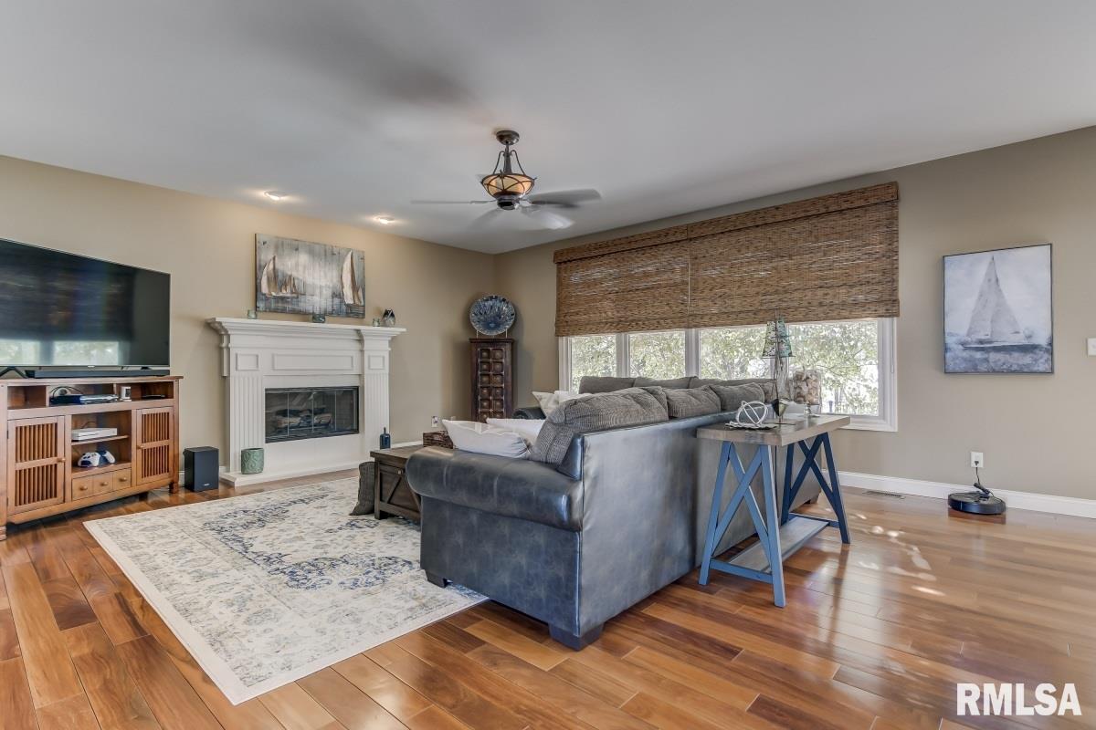 5808 Hedley Road Springfield, IL 62711 - Photo 10 of 36 Gallery Image 10