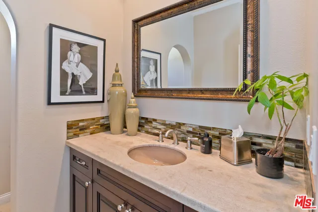 a view of dinning table and chairs in patio