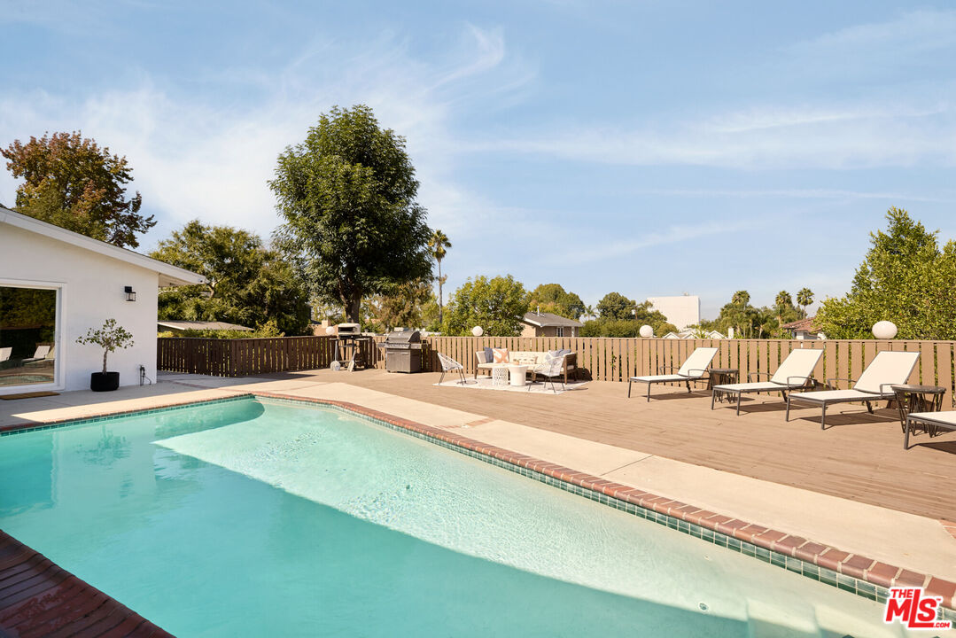 14833 Valley Vista Boulevard Sherman Oaks, CA 91403 - Photo 22 of 39 a view of a terrace with yard