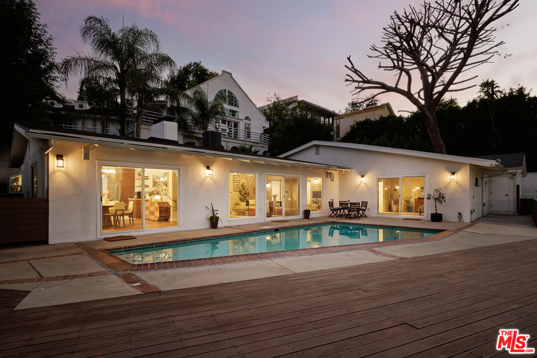 14833 Valley Vista Boulevard Sherman Oaks, CA 91403 - Photo 27 of 39 a view of a building