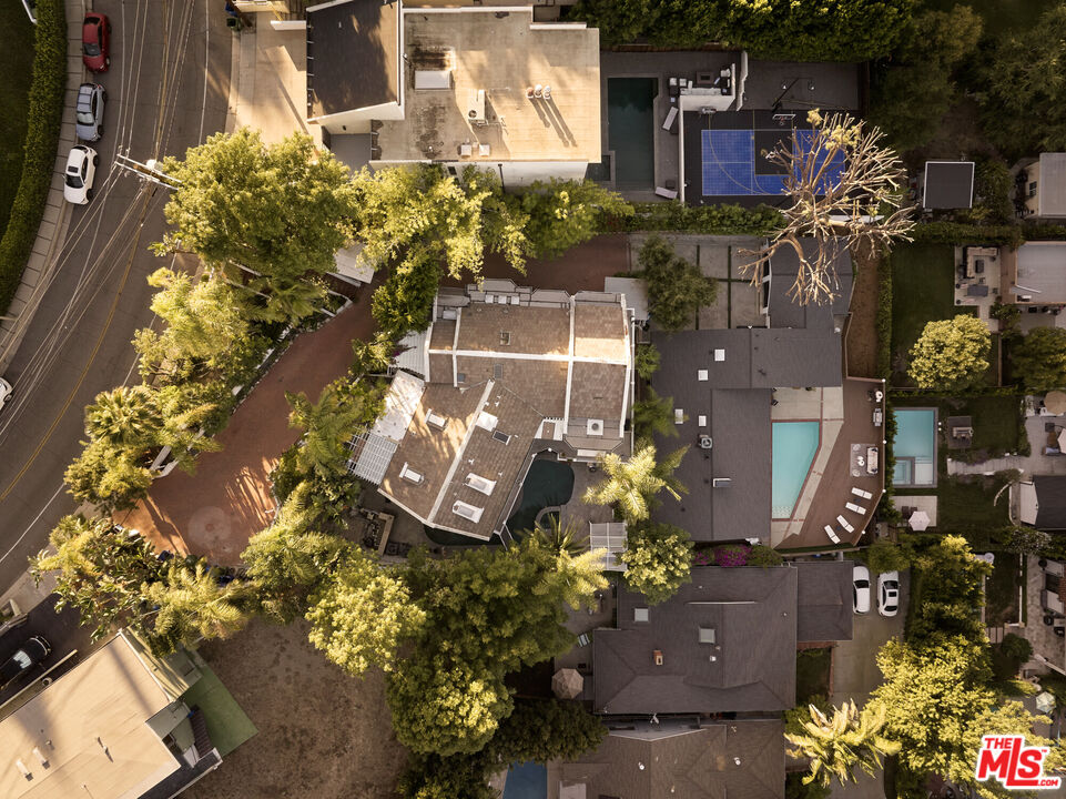 14833 Valley Vista Boulevard Sherman Oaks, CA 91403 - Photo 34 of 39 an aerial view of a house