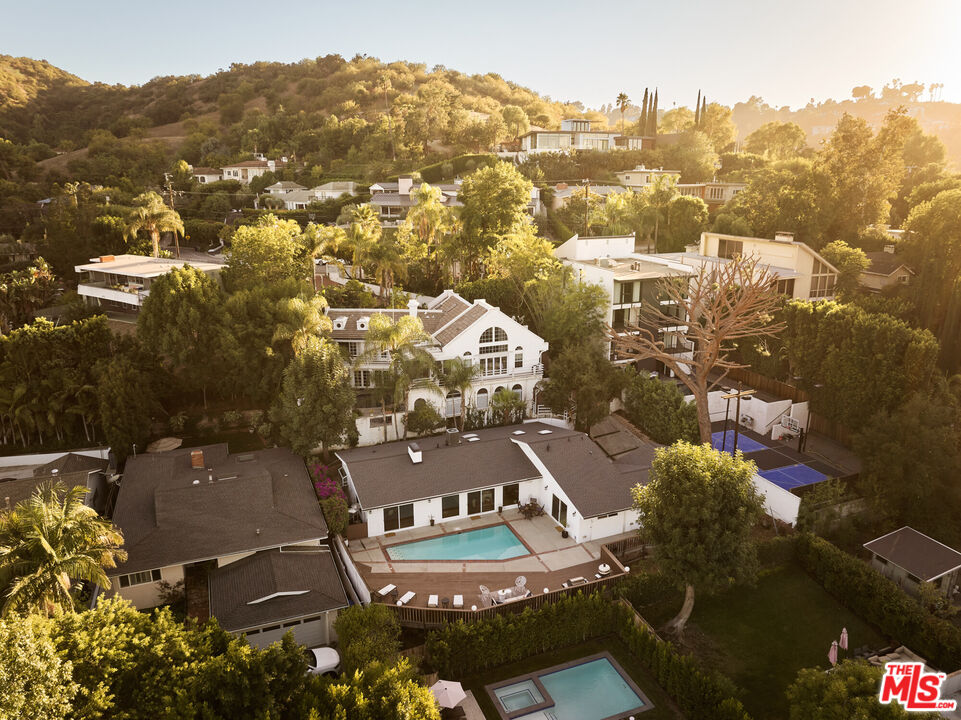 14833 Valley Vista Boulevard Sherman Oaks, CA 91403 - Photo 36 of 39 an aerial view of residential houses with outdoor space