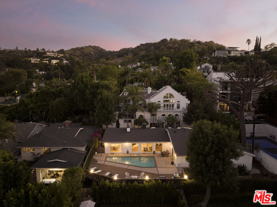 14833 Valley Vista Boulevard Sherman Oaks, CA 91403 - Photo 37 of 39 a view of a city