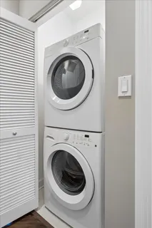 $1,055,000 | 1201 South Prairie Avenue, Unit 803, Chicago, IL 60605