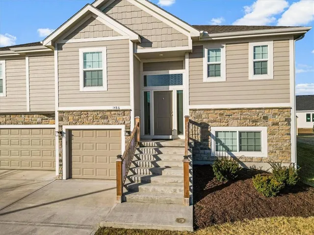 $449,000 | 1486 North 162nd Court, Basehor, KS 66007