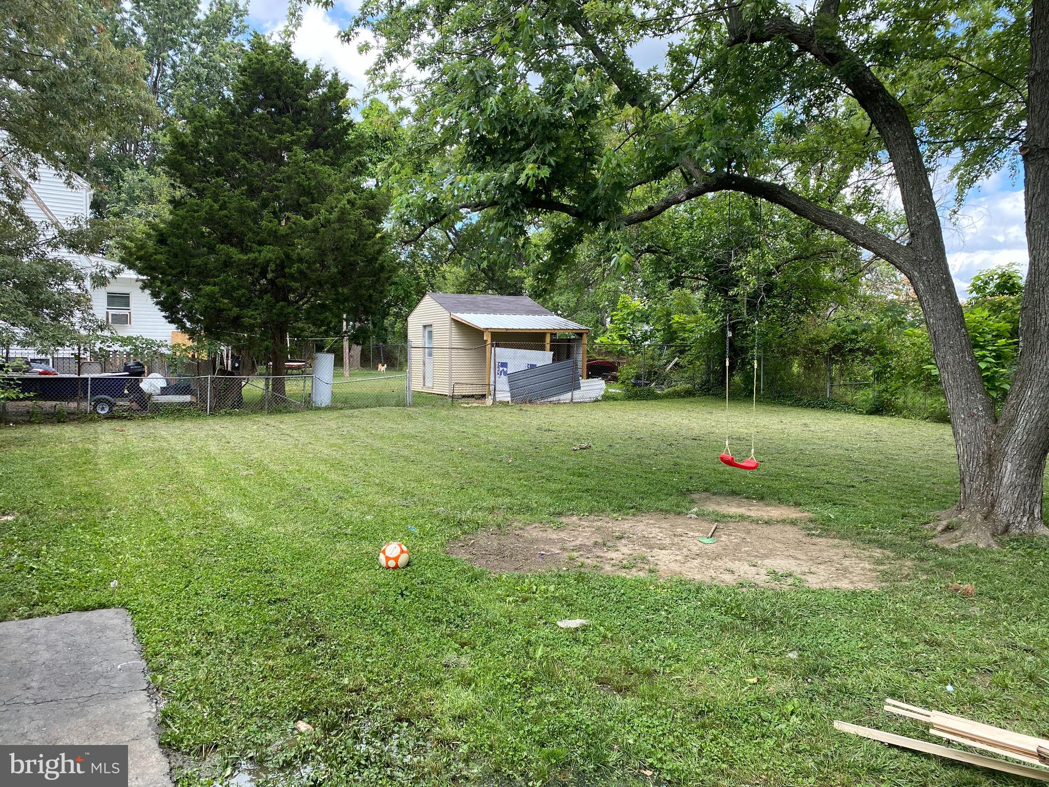 3504 Swann Road Suitland, MD 20746 - Photo 16 of 17 Large backyard