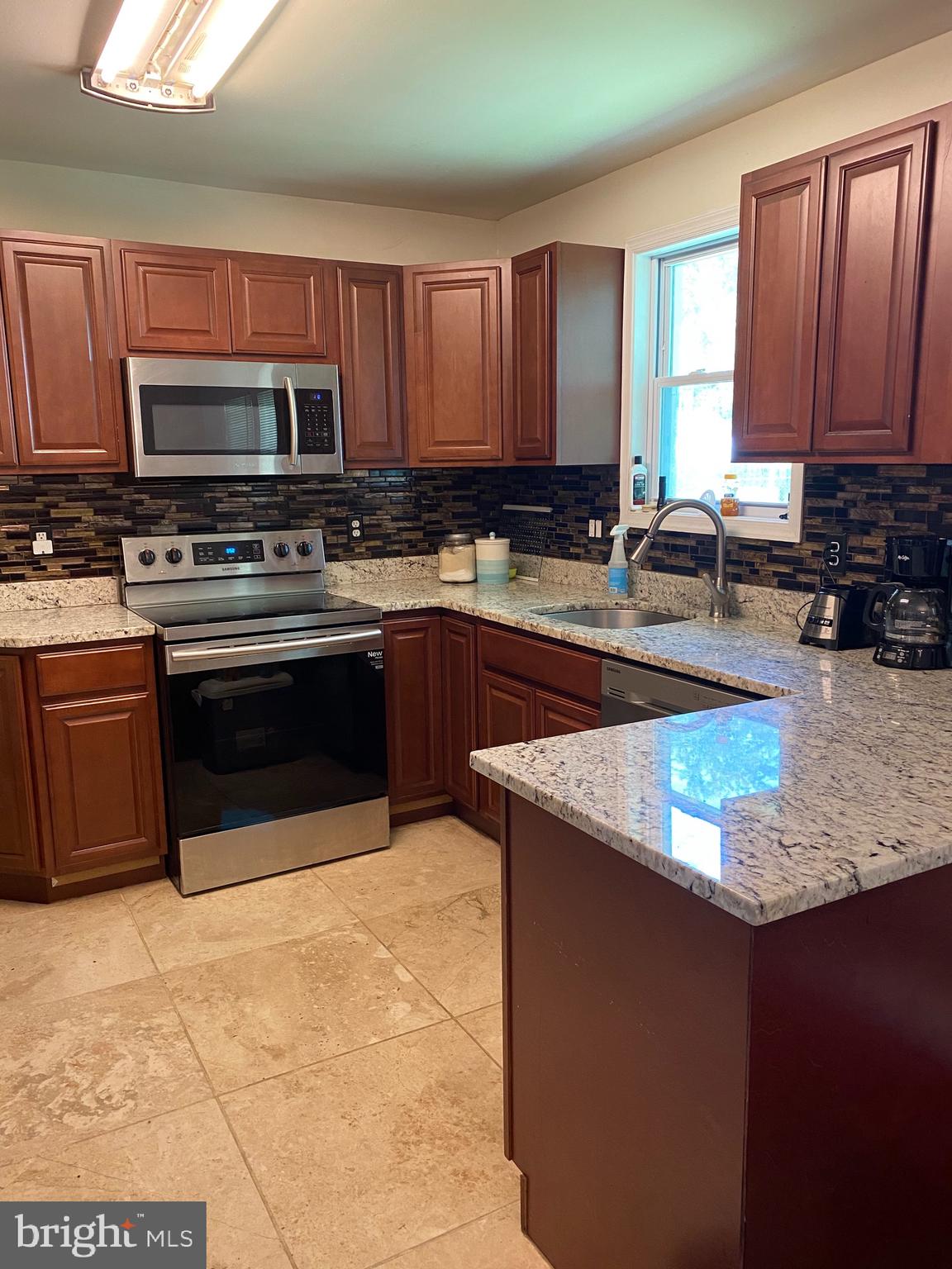 3504 Swann Road Suitland, MD 20746 - Photo 3 of 17 Kitchen
