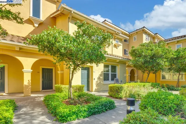 $399,000 | 4800 Westlake Parkway, Unit 105, Sacramento, CA 95835