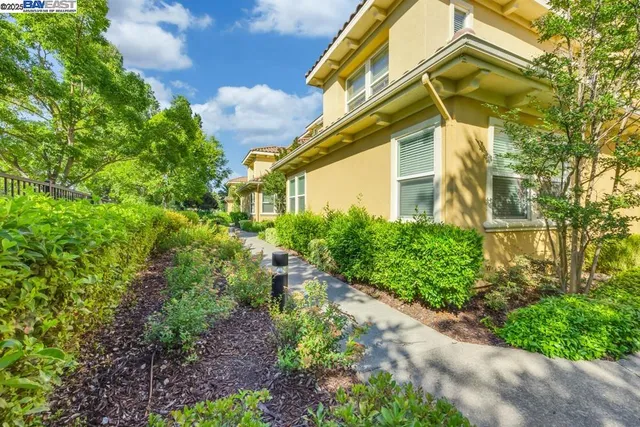 $399,000 | 4800 Westlake Parkway, Unit 105, Sacramento, CA 95835