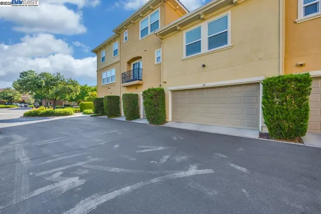 $399,000 | 4800 Westlake Parkway, Unit 105, Sacramento, CA 95835