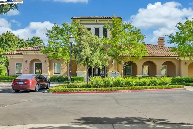 $399,000 | 4800 Westlake Parkway, Unit 105, Sacramento, CA 95835