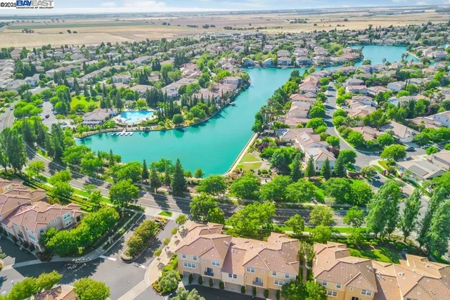 $399,000 | 4800 Westlake Parkway, Unit 105, Sacramento, CA 95835