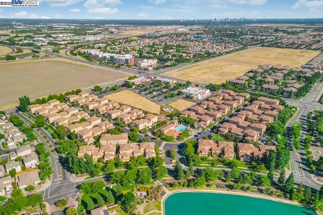 $399,000 | 4800 Westlake Parkway, Unit 105, Sacramento, CA 95835