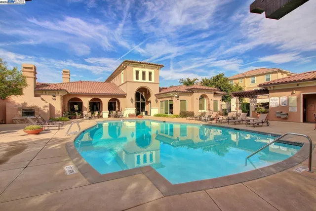 $399,000 | 4800 Westlake Parkway, Unit 105, Sacramento, CA 95835