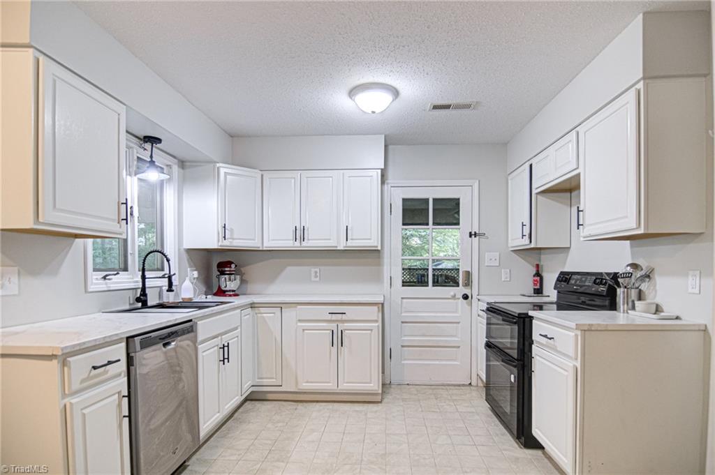 129 Westridge Road Advance, NC 27006 - Photo 11 of 38