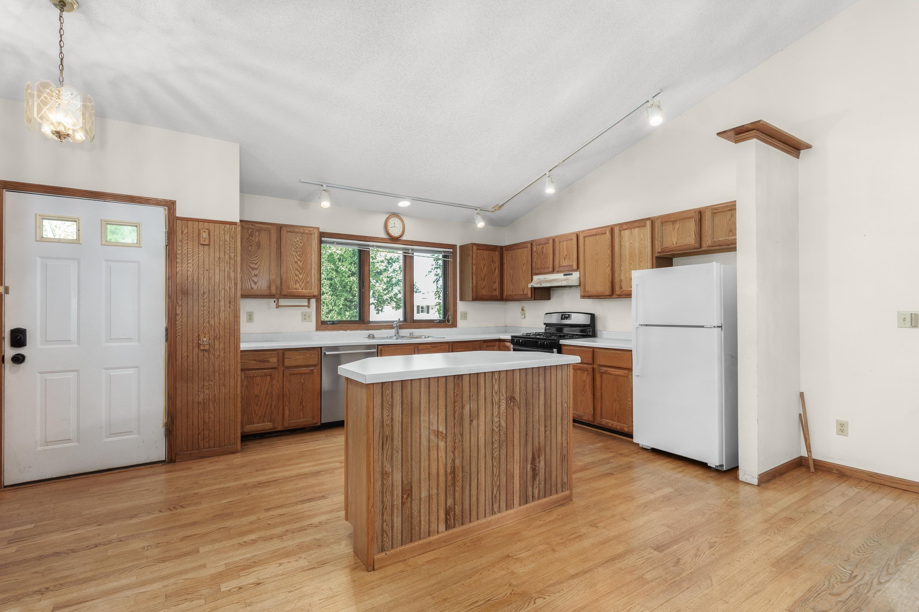 3517 Manchester Road Madison, WI 53719 - Photo 6 of 45