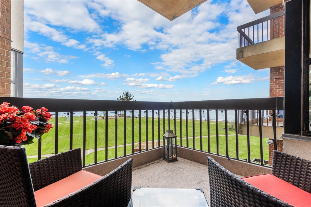 1 Seal Harbor Road, Unit 300 Winthrop, MA 02152 - Photo 18 of 39
