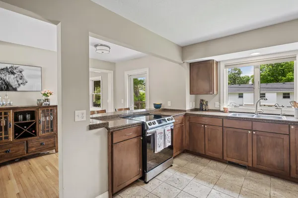 $569,000 | 6301 France Avenue South, Edina, MN 55410