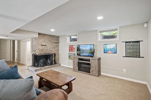 $569,000 | 6301 France Avenue South, Edina, MN 55410