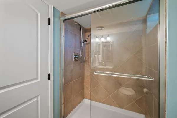 $569,000 | 6301 France Avenue South, Edina, MN 55410