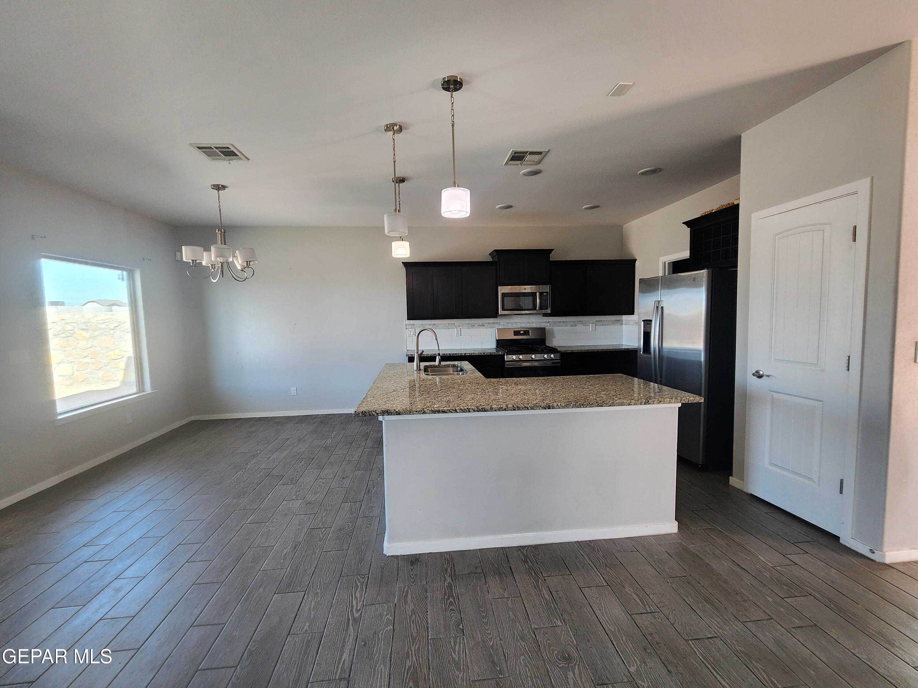 10093 Hueco Jct Road Socorro, TX 79927 - Photo 3 of 11 20260210_132806