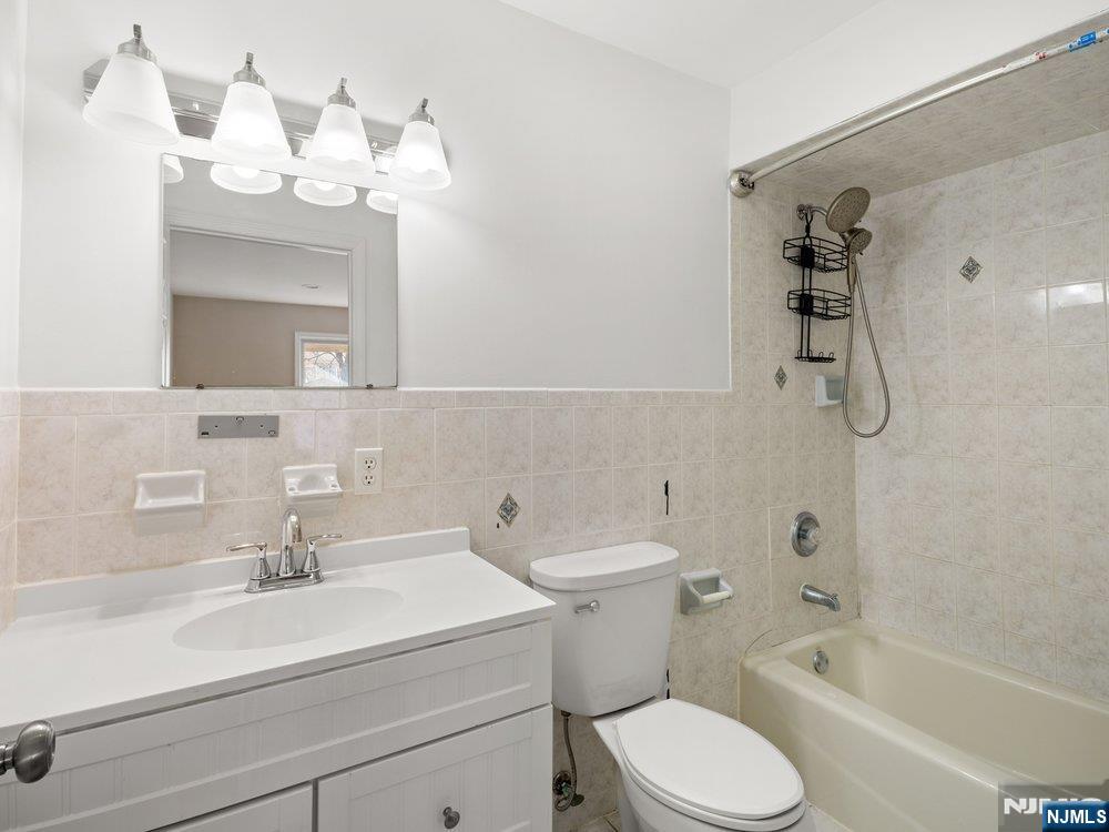 132 Clinton Place East Rutherford, NJ 07073 - Photo 17 of 50