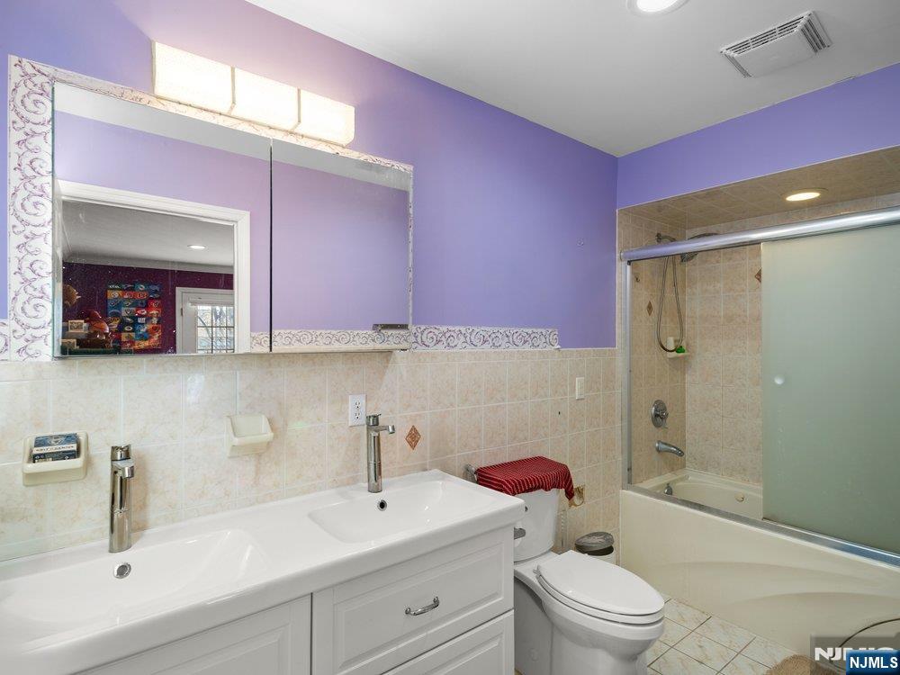 132 Clinton Place East Rutherford, NJ 07073 - Photo 34 of 50