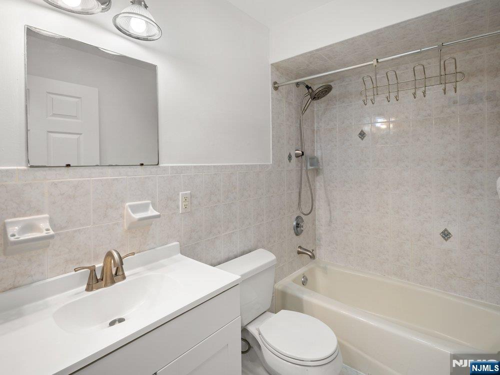 132 Clinton Place East Rutherford, NJ 07073 - Photo 44 of 50