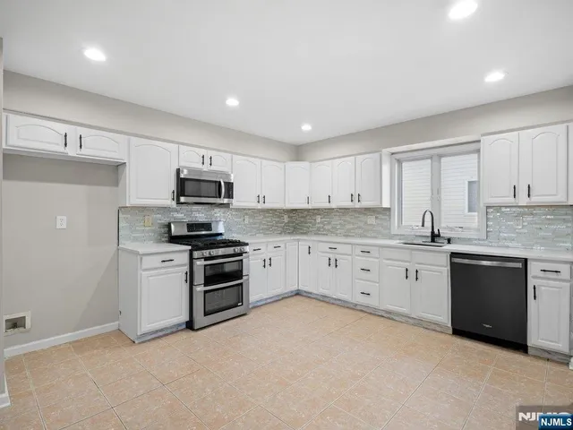 $1,190,000 | 132 Clinton Place, East Rutherford, NJ 07073