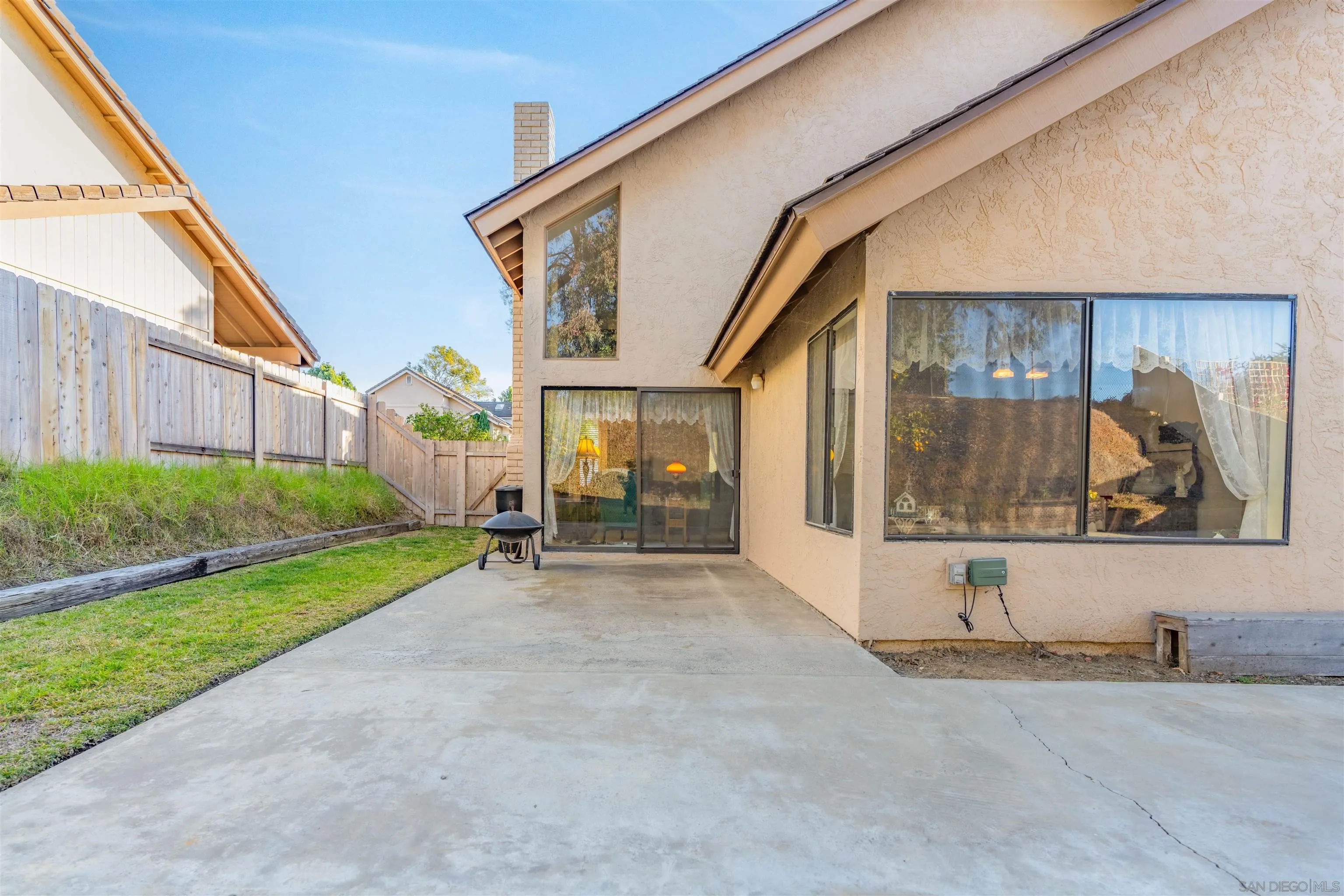 1440 Valleda Lane Encinitas, CA 92024 - Photo 40 of 54 a view of a house with backyard and garden
