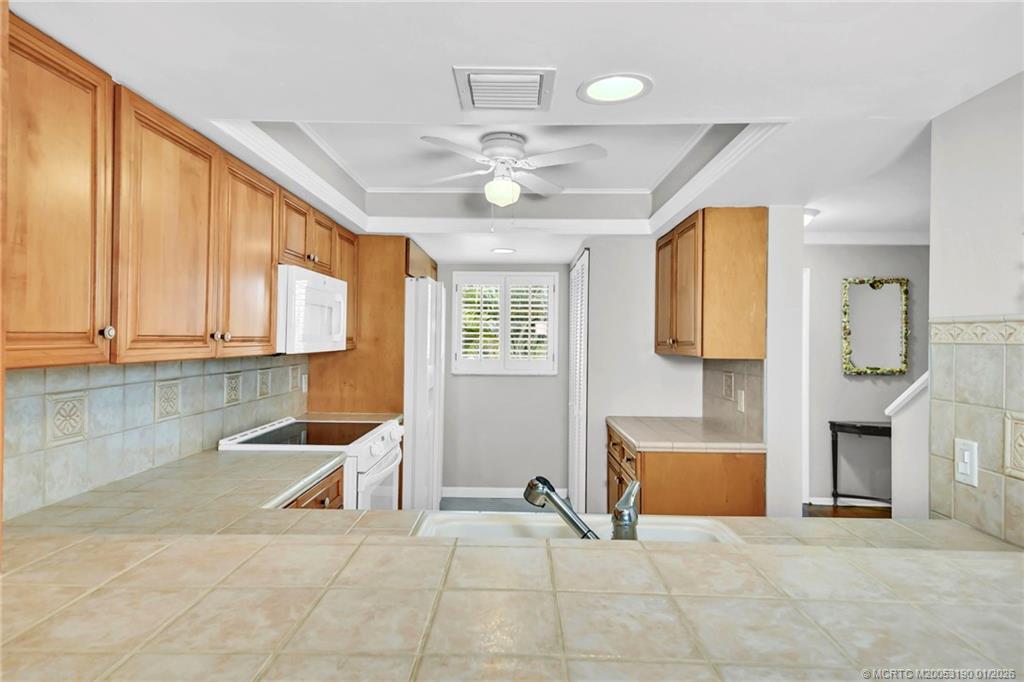 5556 Northeast Gulfstream Way Stuart, FL 34996 - Photo 20 of 41