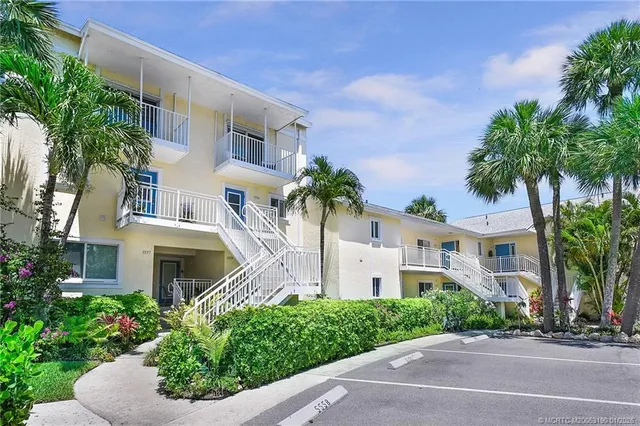 $469,000 | 5556 Northeast Gulfstream Way, Stuart, FL 34996