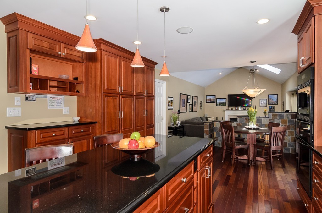 27 Gavins Pond Road Sharon, MA 02067 - Photo 4 of 25 Gallery Image 4