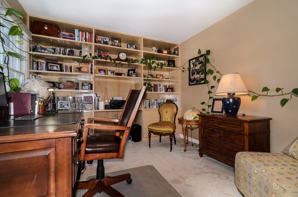 27 Gavins Pond Road Sharon, MA 02067 - Photo 10 of 25 Gallery Image 10