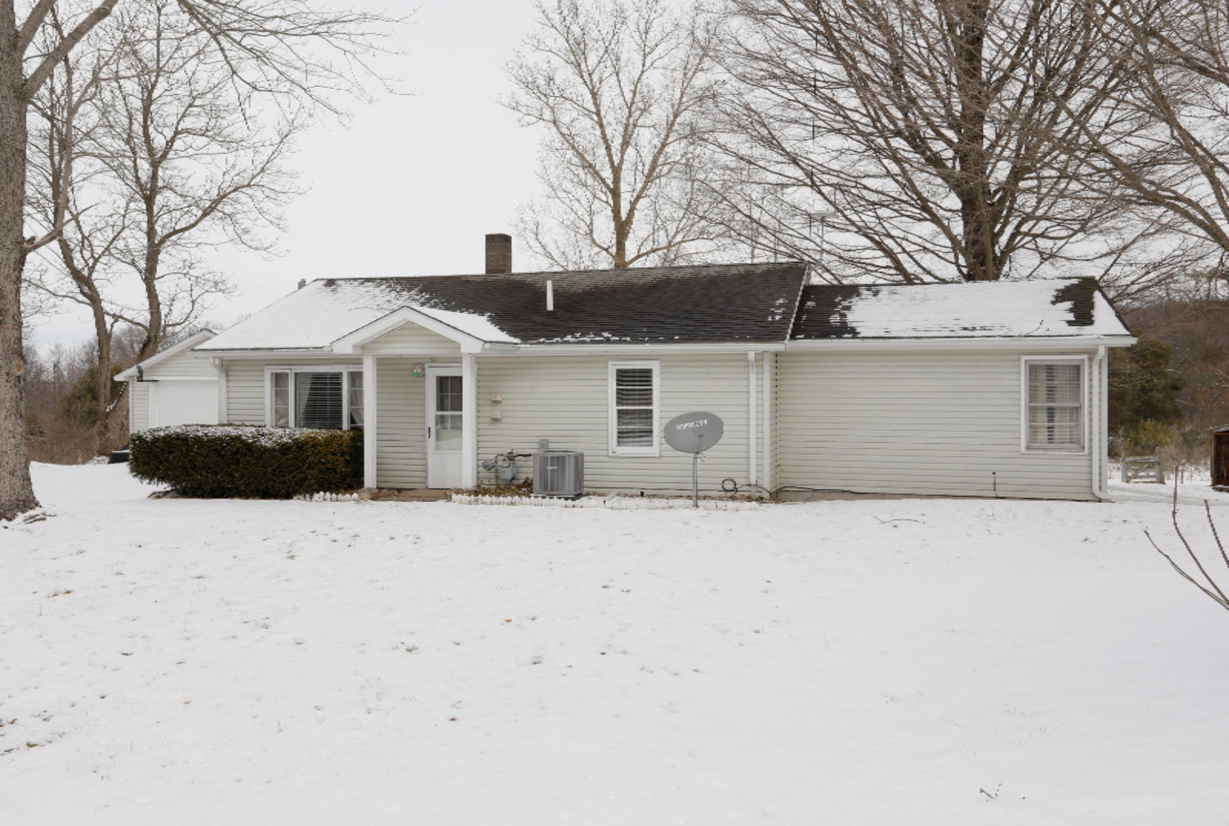 685 Pierce Road Plainwell, MI 49080 - Photo 2 of 21 685 Pierce Rd-102