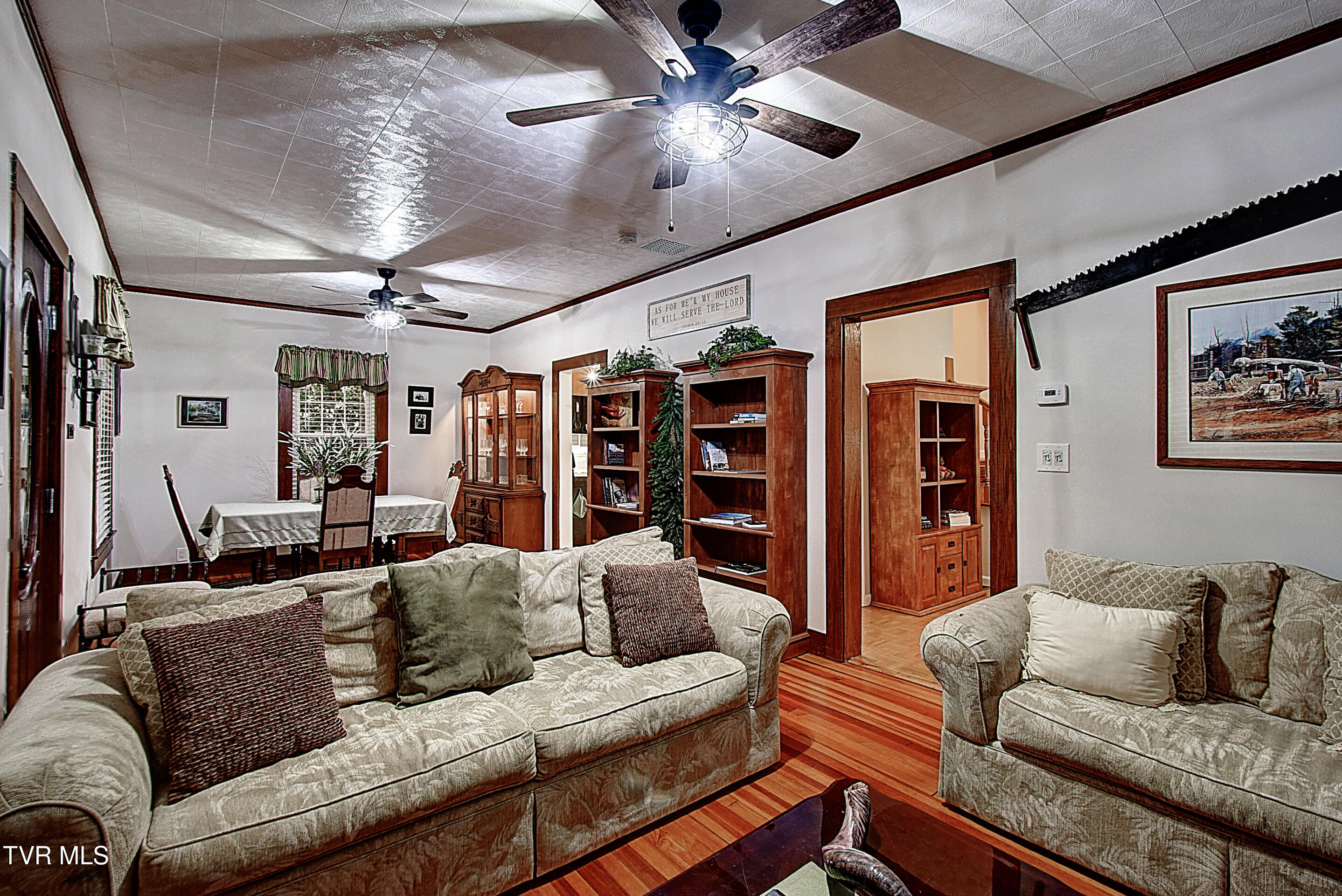 322 Carolina Avenue Erwin, TN 37650 - Photo 12 of 51 DSC_0049And8more