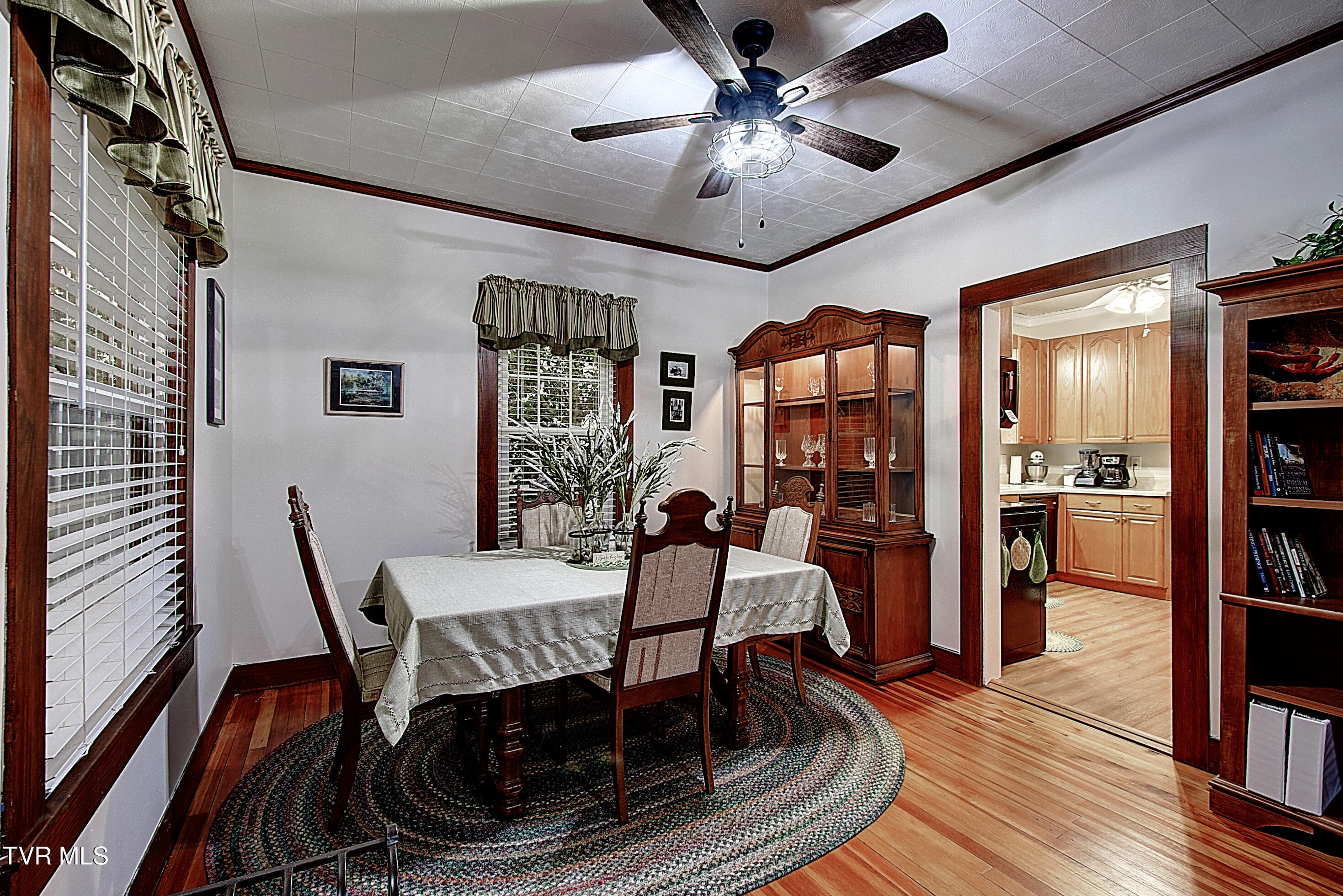 322 Carolina Avenue Erwin, TN 37650 - Photo 14 of 51 DSC_0067And8more