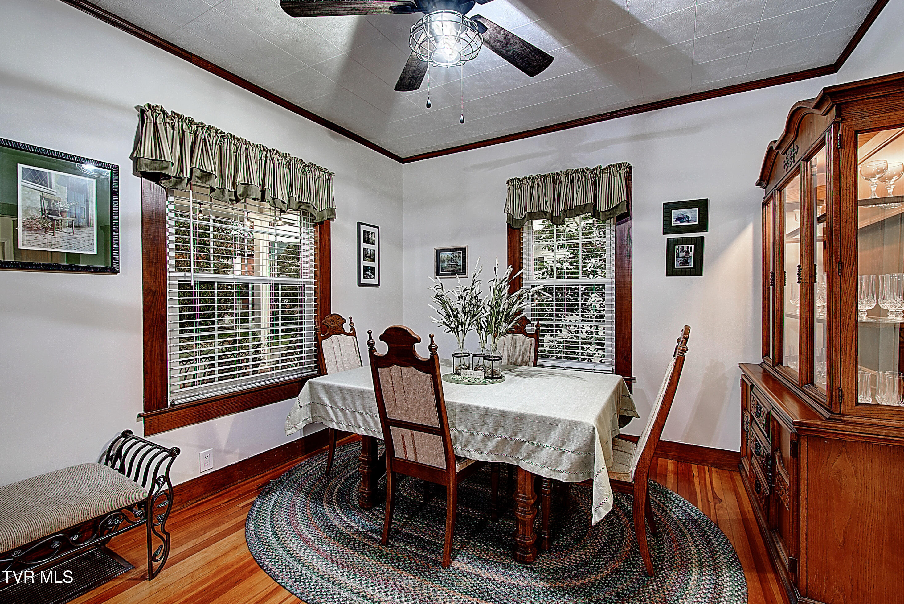 322 Carolina Avenue Erwin, TN 37650 - Photo 15 of 51 DSC_0076And8more