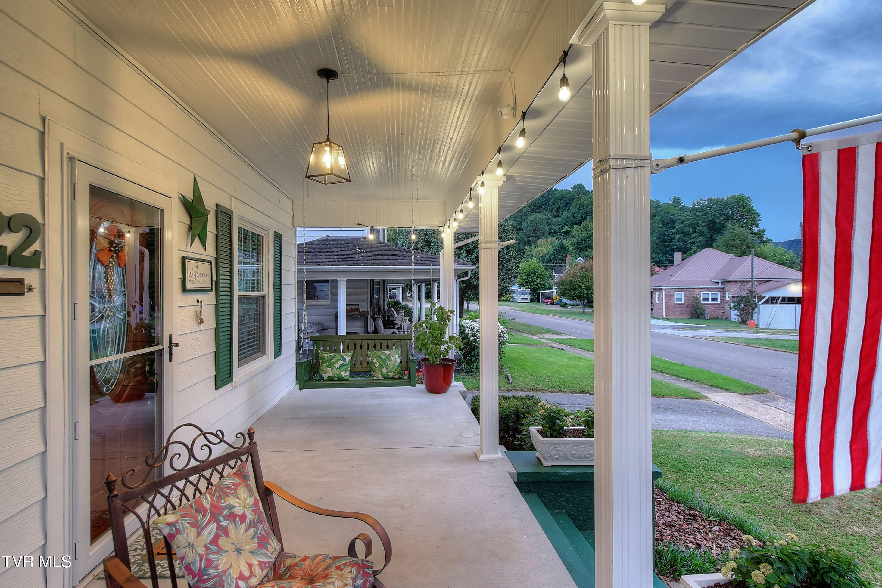 322 Carolina Avenue Erwin, TN 37650 - Photo 6 of 51 4A