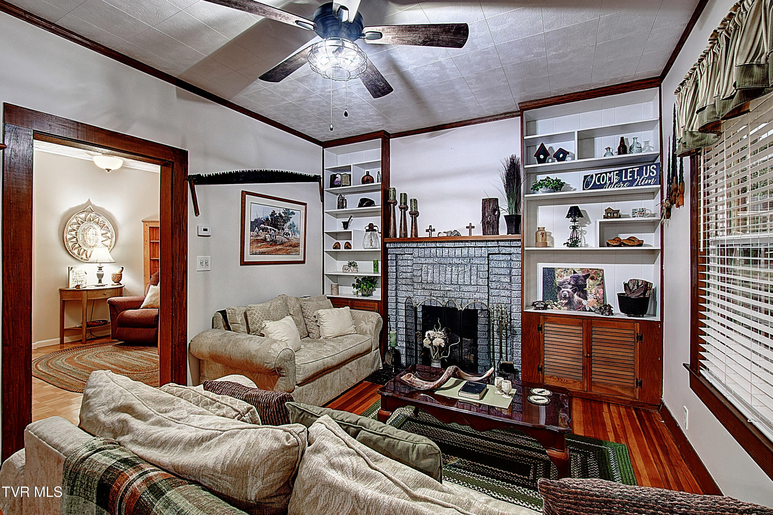 322 Carolina Avenue Erwin, TN 37650 - Photo 10 of 51 DSC_0031And8more