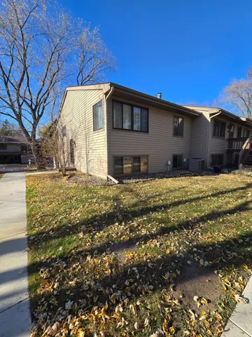 $280,000 | 1366 Arden View Drive, Arden Hills, MN 55112