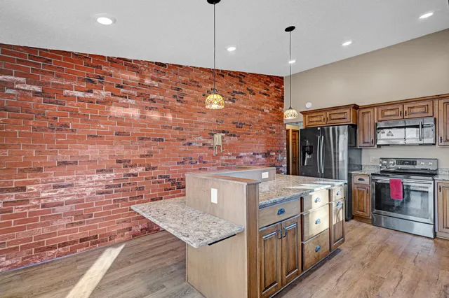 $280,000 | 1366 Arden View Drive, Arden Hills, MN 55112