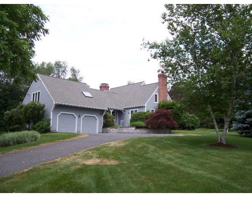 11 Garvey Road Framingham, MA 01701 - Photo 1 of 26