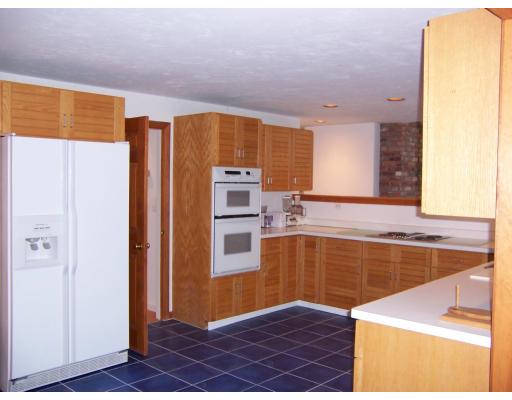 11 Garvey Road Framingham, MA 01701 - Photo 6 of 26
