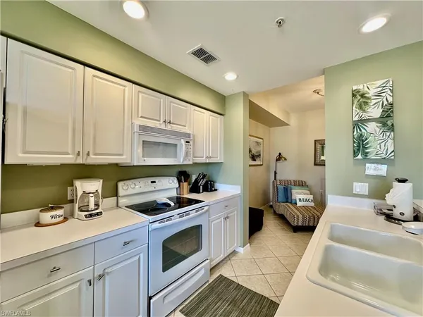 $2,300 | 2700 Cypress Trace Circle, Unit 3122, Naples, FL 34119