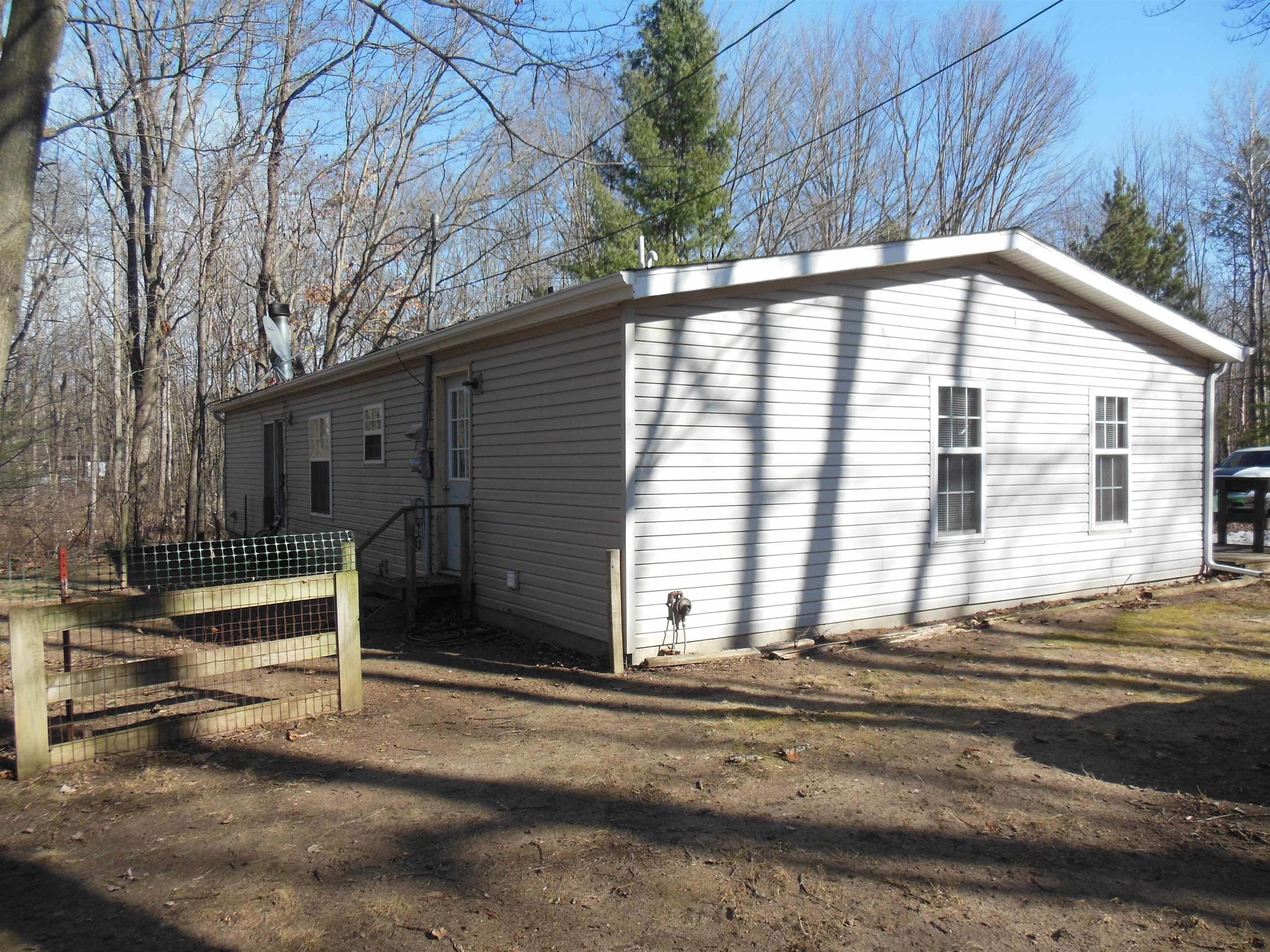 581 East Clarence Road Harrison, MI 48625 - Photo 5 of 29 Gallery Image 5
