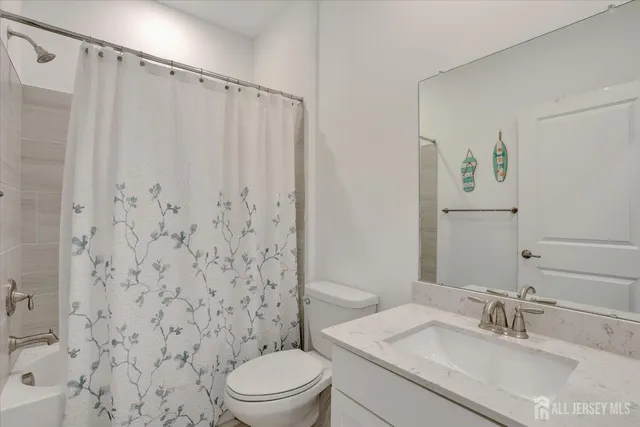 $445,000 | 1111 Vanderbergh Boulevard, Monroe Township, NJ 08831