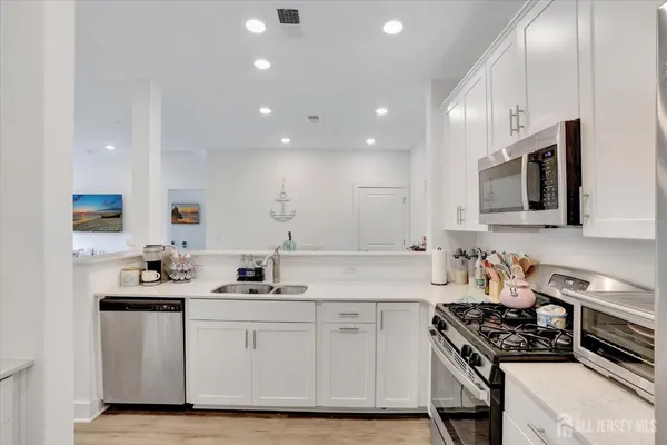 $430,000 | 1111 Vanderbergh Boulevard, Monroe Township, NJ 08831
